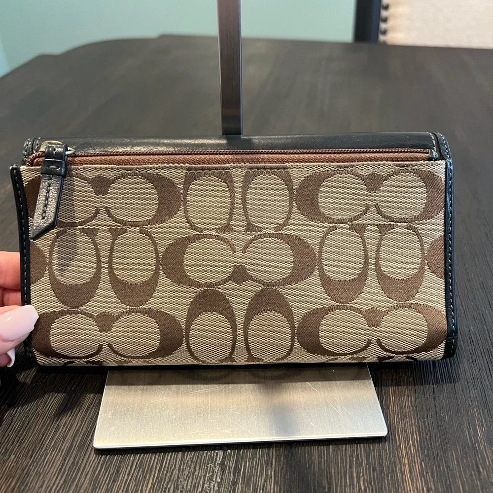 Coach Bleeker Signature Black Brown Leather Buckle Flap Clutch Wallet - Picture 2 of 11